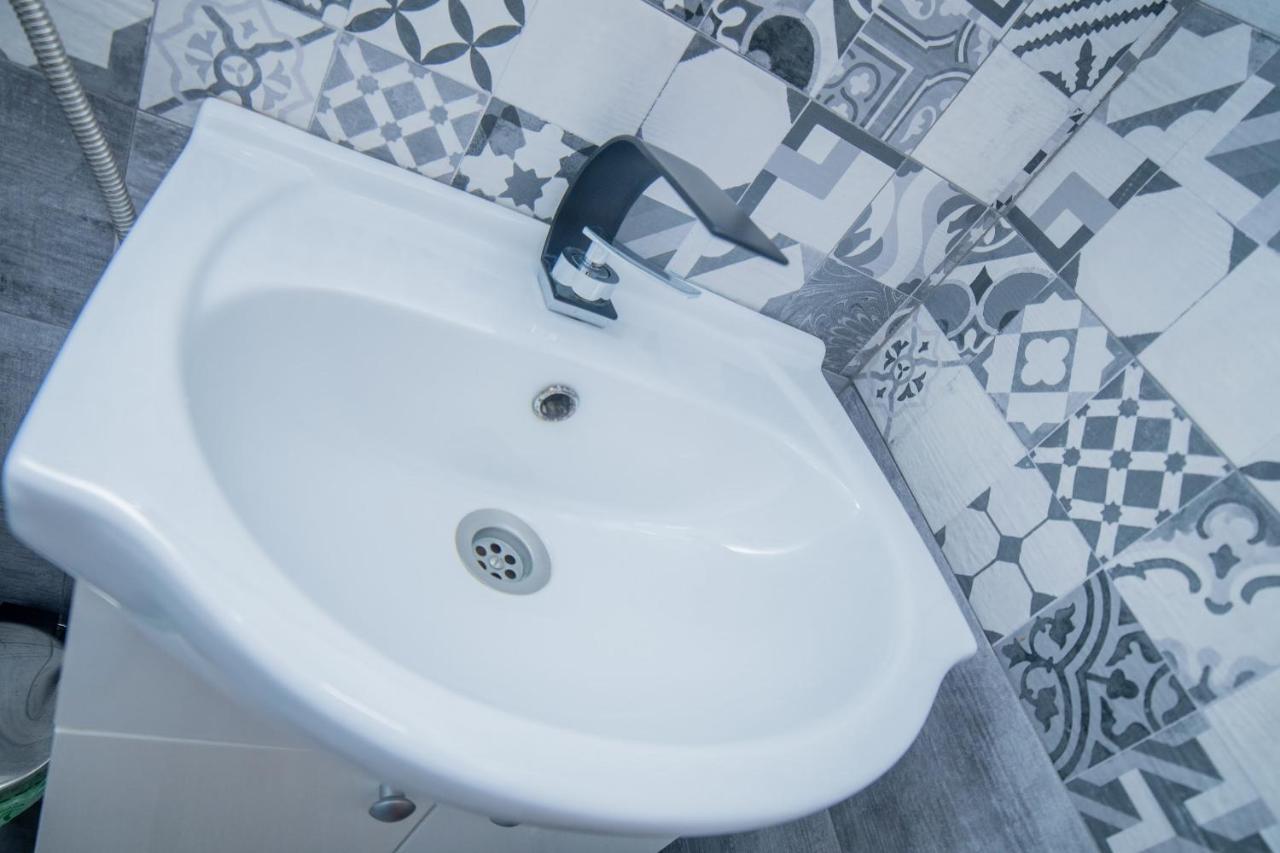투르다 Apartament Luxor 아파트 외부 사진